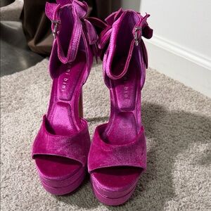 Gianni Bini Fuchsia Velvet Platform Heels